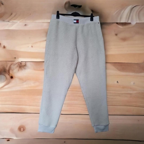 Tommy Hilfiger Pants - Tommy hilfiger cream sherpa/fleece joggers Size xl uk 14Elasticated waistBnwt